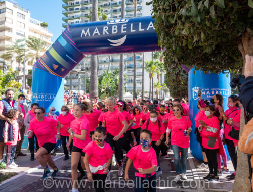 Carrera Solidaria Marea Rosa 2021 en Marbella