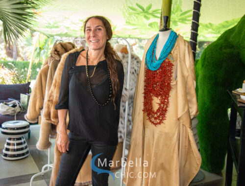 Yäel Barnatan expone su colección en Boho Club Marbella