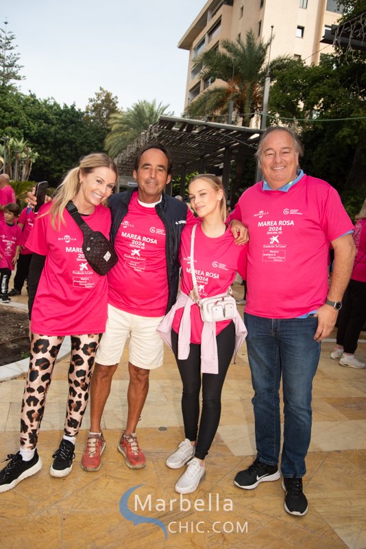 XII Carrera contra el cáncer de mama "Marea Rosa" en Marbella