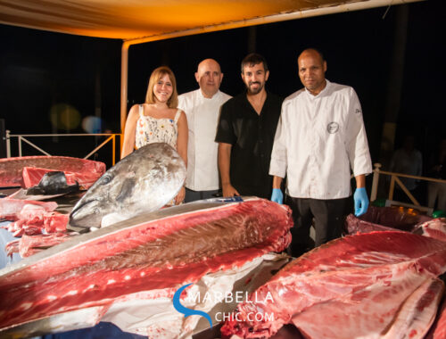 Noche dedicada al atún rojo con ronqueo junto al mar