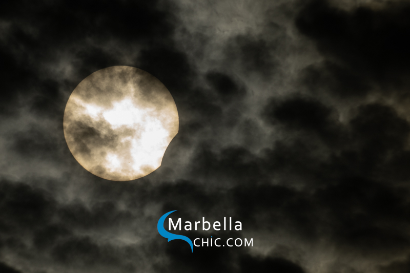 Imágenes del eclipse solar visto desde Marbella