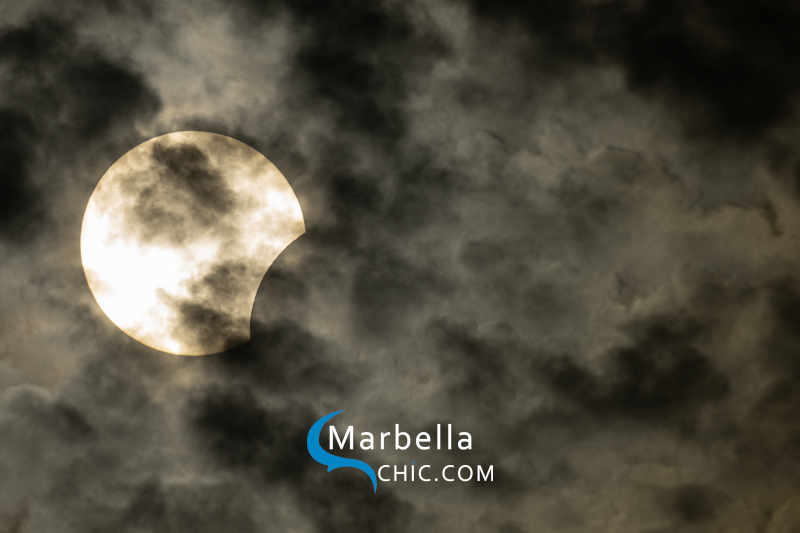 Imágenes del eclipse solar visto desde Marbella